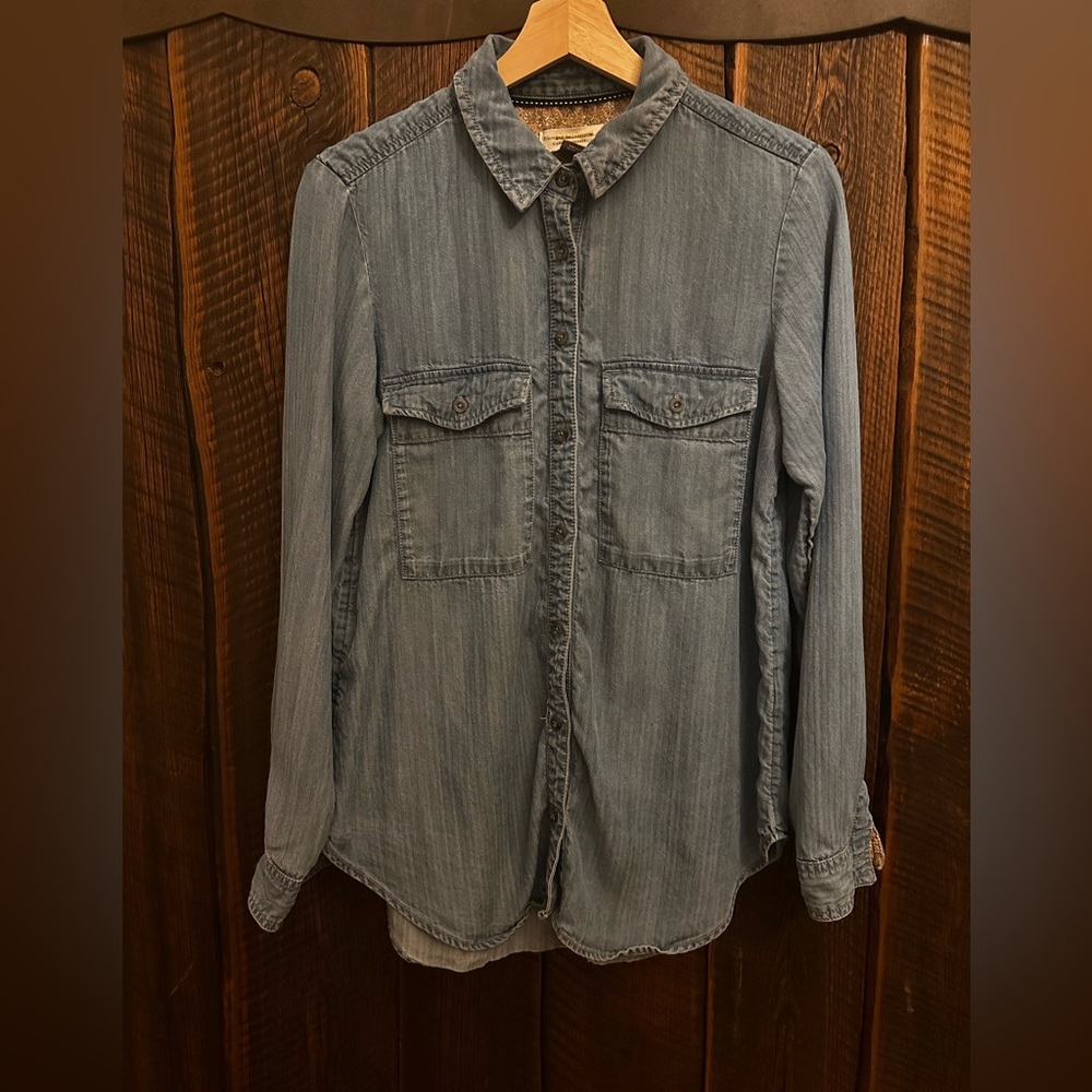 Anthropologie pilcro soft light weight denim shirt. Xs never worn like new